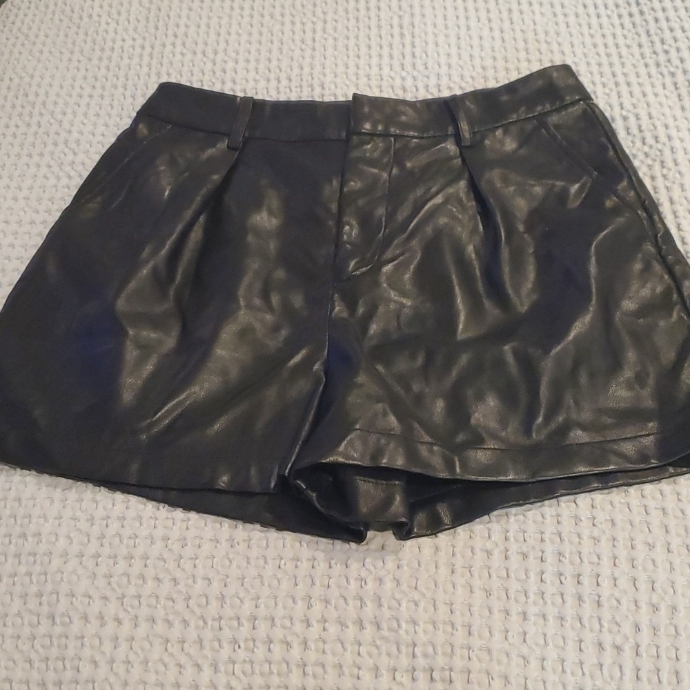 7 for all mankind vegan leather like high waisted shorts size M (#25)